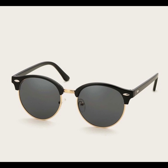 SHEIN Accessories - Black Sunglasses 😎
